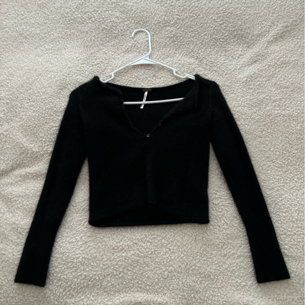 black crop top sweater